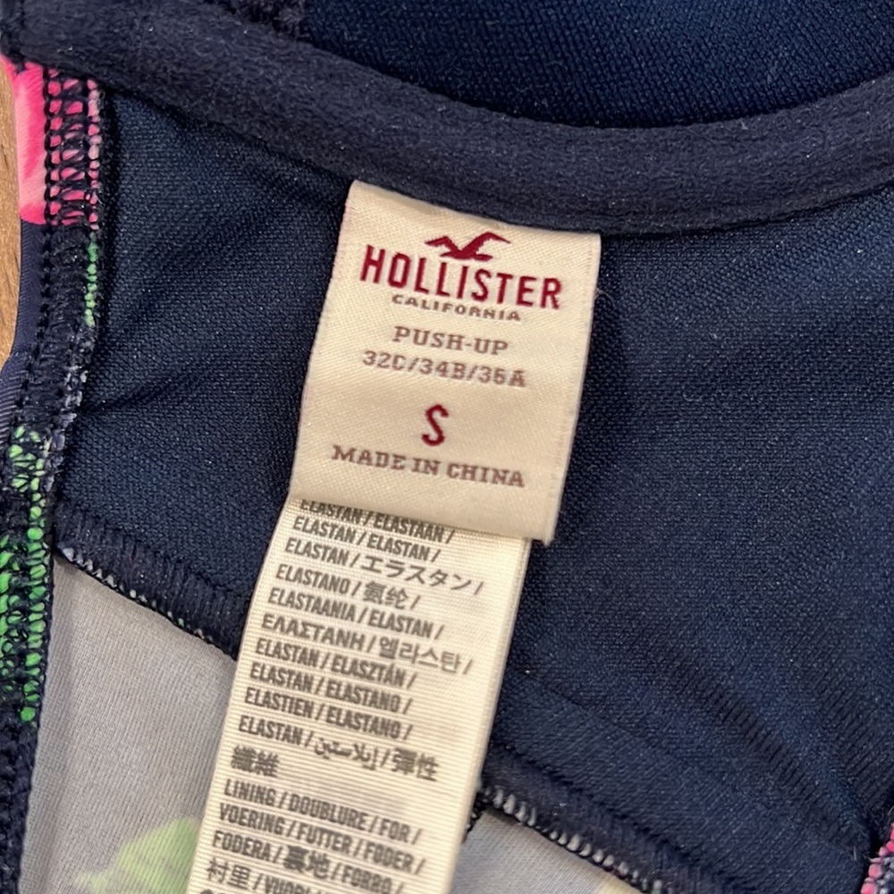 Hollister push up swim top - Picture 7 of 7